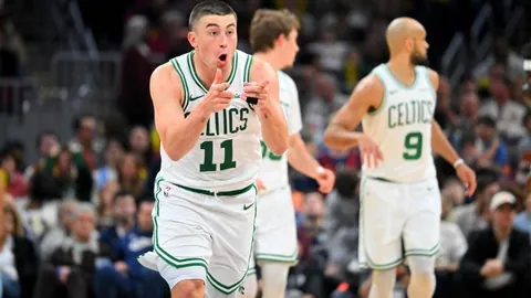 美媒以图文庆祝休斯顿大学晋级四强：LJ-克莱尔封面亮相第105期